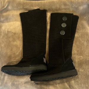 UGG classic cardy knit boots Size 7 US